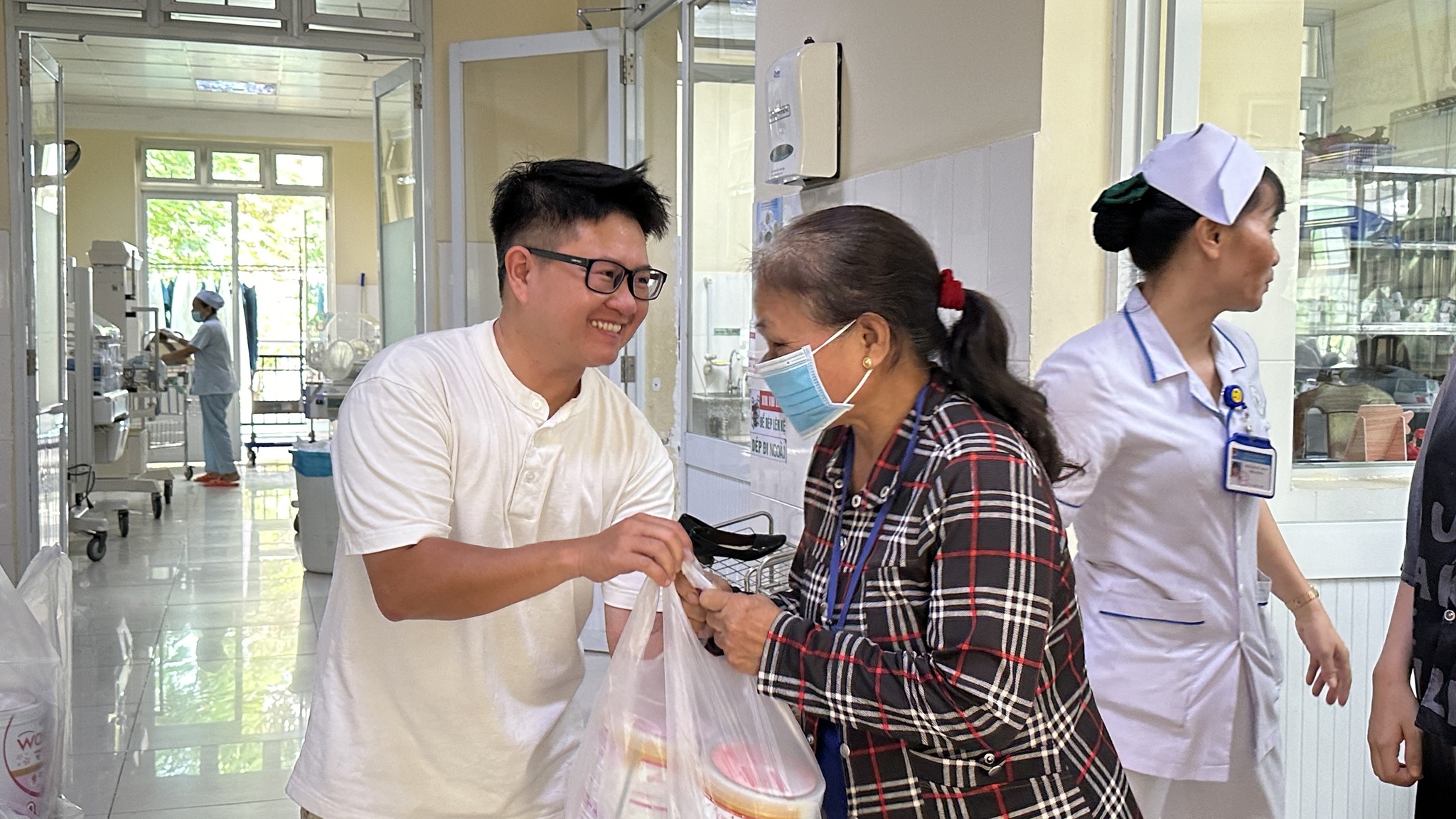 Trao tặng sữa cho mẹ và bé cùng công ty Wakodo; 26/8/2024.